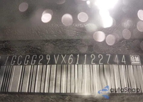 2006 Chevrolet Express Work Van z USA, uszkodzony, nr VIN 1GCGG29VX61122744